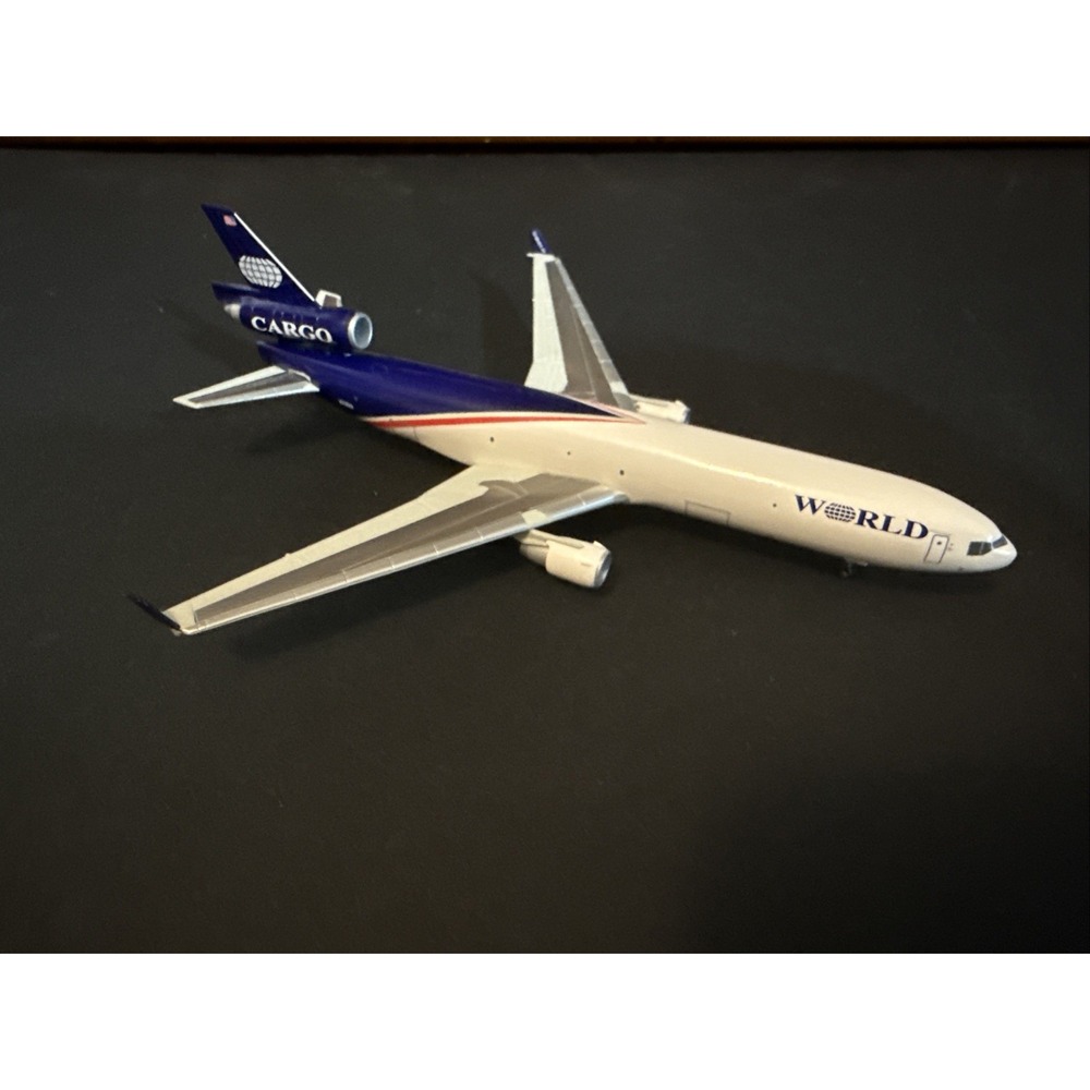 Dragon Wings 1:400 World Cargo MD-11F Première Collection Diecast Model 55035